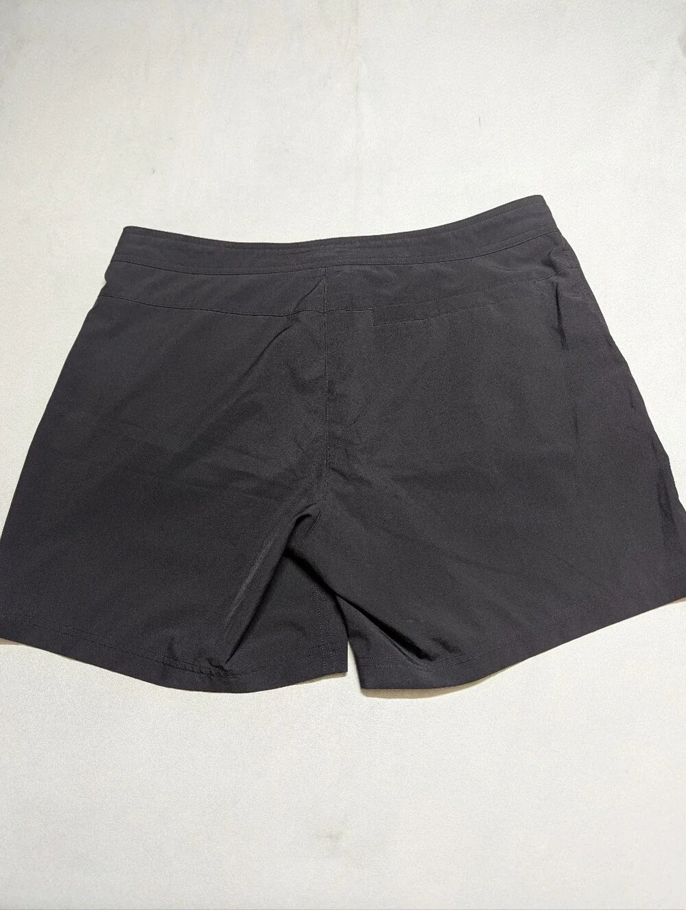 ALO Yoga Men's Triumph Restore Sweat Shorts (Black) – Size Large